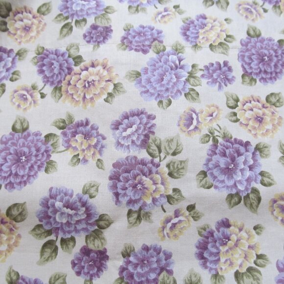 Floral Curtain Valance ~ Beige with purple flowers ~ 18-3/4 x 104" ~ Beautiful! - Picture 4 of 13